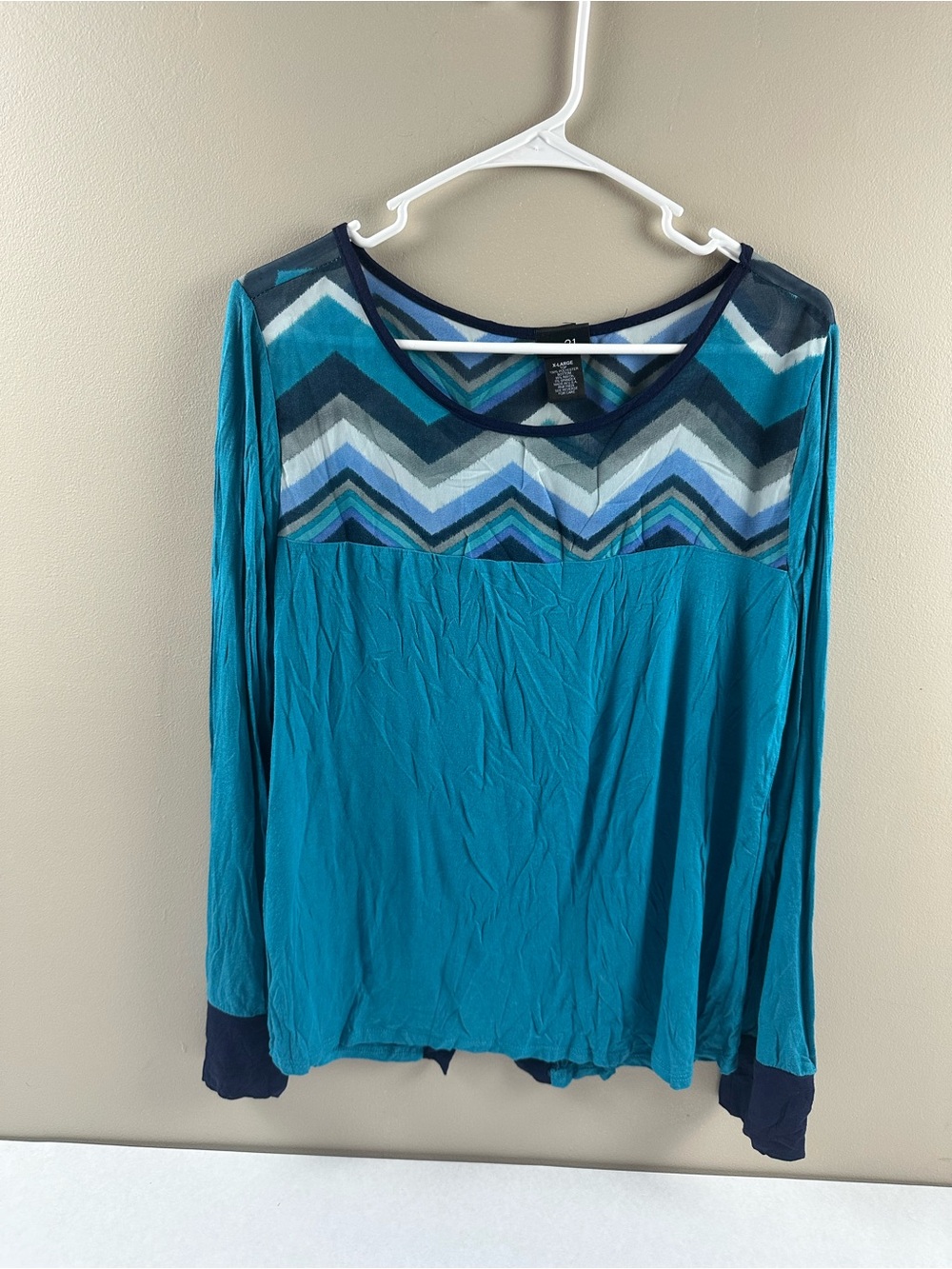 Teal Chevron Yoke Long-Sleeve Women's Top